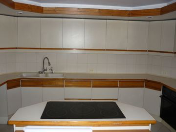 DEPARTAMENTO DUPLEX 4 DORMITORIOS EN VENTA SECTOR EL BOSQUE QUITO ECUADOR