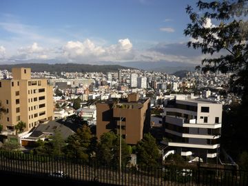 DEPARTAMENTO DUPLEX 4 DORMITORIOS EN VENTA SECTOR EL BOSQUE QUITO ECUADOR