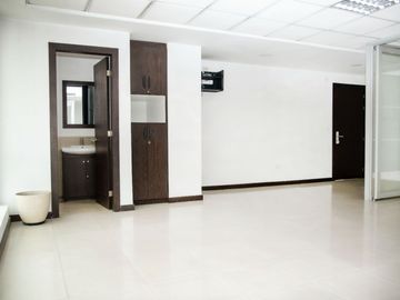 OFICINA DE VENTA SECTOR 12 DE OCTUBRE QUITO ECUADOR