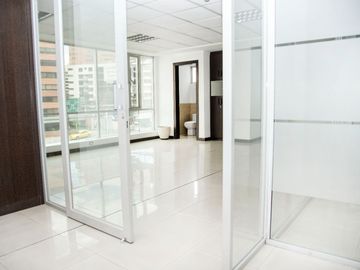 OFICINA DE VENTA SECTOR 12 DE OCTUBRE QUITO ECUADOR