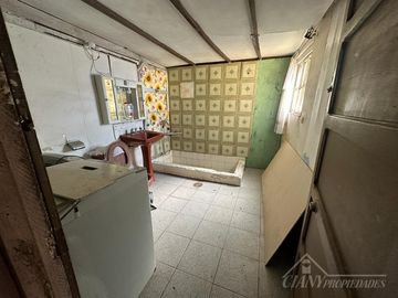 VENDO CASA PARA RECONSTRUIR CERRO MARIPOSA VALPARAISO