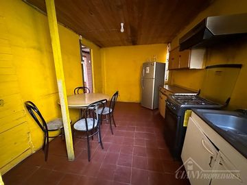 VENDO CASA PARA RECONSTRUIR CERRO MARIPOSA VALPARAISO