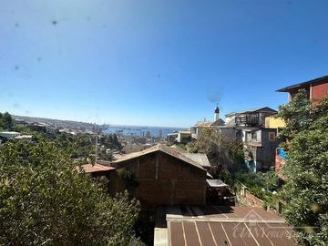 VENDO CASA PARA RECONSTRUIR CERRO MARIPOSA VALPARAISO