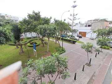 Departamento en Venta de 3 Dormitorios Vista a Parque en Miraflores, No Paga Alcabala
