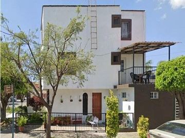 VENTA DE CASA EN LA COLONIA PASEOS DEL SOL EN ZAPOPAN