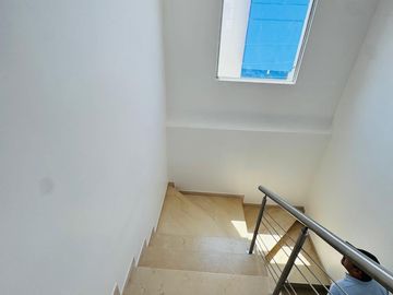 CASA EN ALQUILER EN CONJUNTO PRIVADO