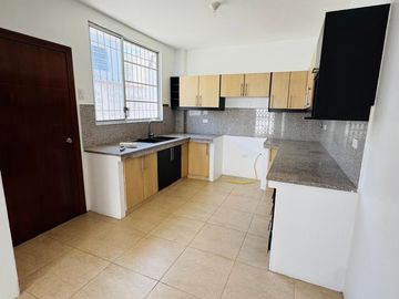 CASA EN ALQUILER EN CONJUNTO PRIVADO