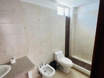 CASA EN ALQUILER EN CONJUNTO PRIVADO