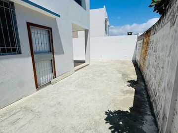 CASA EN ALQUILER EN CONJUNTO PRIVADO