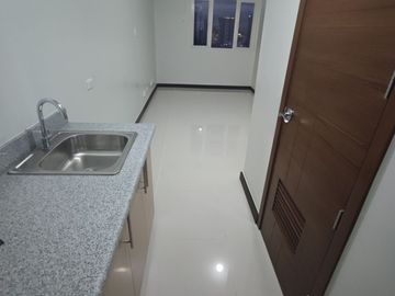 Ready for occupancy For sale condominium in pasay quantum