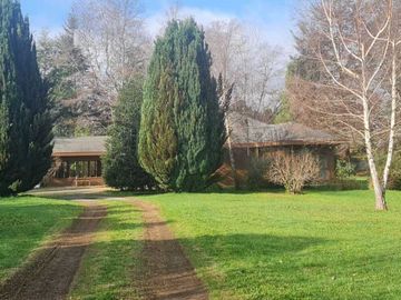 HERMOSA CASA EN PARCELACIÓN CONSOLIDADA EN VALDIVIA