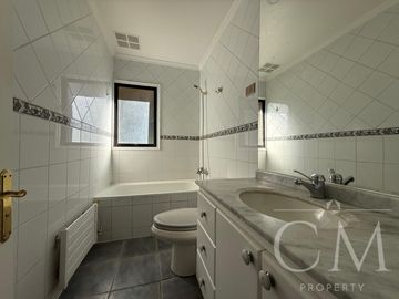 HERMOSA CASA EN PARCELACIÓN CONSOLIDADA EN VALDIVIA