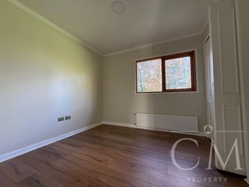 HERMOSA CASA EN PARCELACIÓN CONSOLIDADA EN VALDIVIA