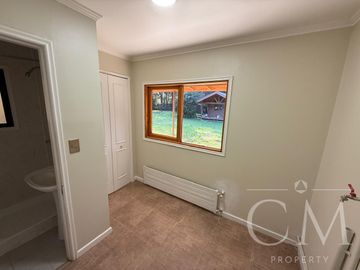 HERMOSA CASA EN PARCELACIÓN CONSOLIDADA EN VALDIVIA
