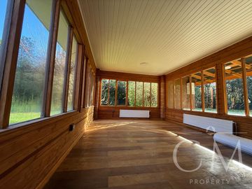HERMOSA CASA EN PARCELACIÓN CONSOLIDADA EN VALDIVIA