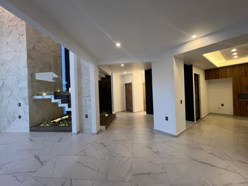 HERMOSA CASA NUEVA EN FRACC. ALTOS DE OAXTEPEC