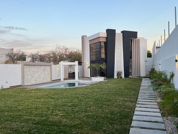 HERMOSA CASA NUEVA EN FRACC. ALTOS DE OAXTEPEC