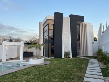 HERMOSA CASA NUEVA EN FRACC. ALTOS DE OAXTEPEC