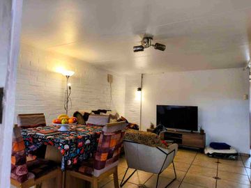 CASA EXCELENTE UBICACIÓN, 3 DORMITORIOS 144 M2