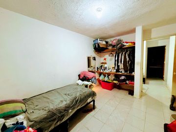 Casa en Venta con Local Comercial en Villas de San Juan – ¡Vive y Emprende en el Mismo Lugar!