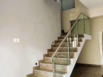 CASA EN VENTA - URB SANTA SOFIA -SAN JUAN BAUTISTA IQUITOS 365M2