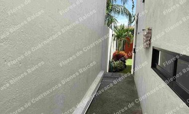 VENTA Casa sola, “Estrénela” bonita estilo contemporáneo, en cómodos desniveles.
