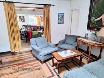 Se Vende Linda Casa Quinta de un piso, con amplio terreno, altura paradero 23, comuna de La Cruz, Región Valparaíso.
