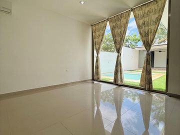 Casa en Venta de Una Planta en Esquina en Privada