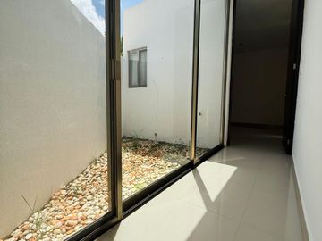 Casa en Venta de Una Planta en Esquina en Privada