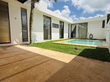 Casa en Venta de Una Planta en Esquina en Privada