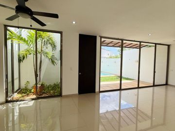 Casa en Venta de Una Planta en Esquina en Privada