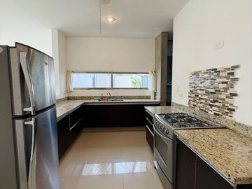 Casa en Venta de Una Planta en Esquina en Privada