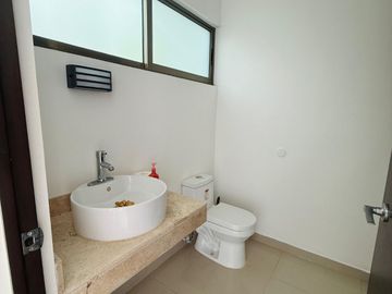 Casa en Venta de Una Planta en Esquina en Privada