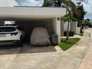 Casa en Venta de Una Planta en Esquina en Privada