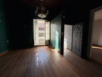 CASA CORTE ANTIGUA EN VENTA CENTRO DE TANDIL