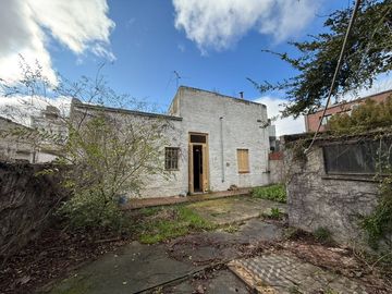 CASA CORTE ANTIGUA EN VENTA CENTRO DE TANDIL