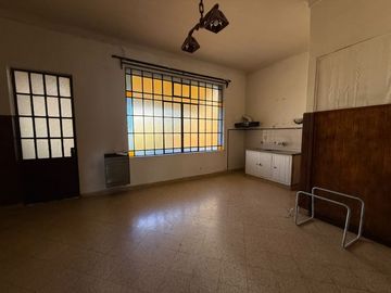 CASA CORTE ANTIGUA EN VENTA CENTRO DE TANDIL