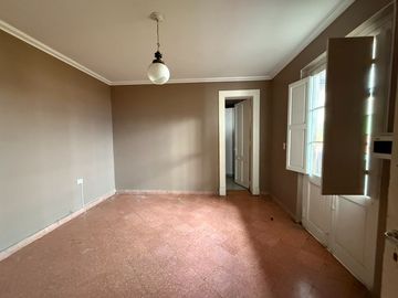 CASA CORTE ANTIGUA EN VENTA CENTRO DE TANDIL