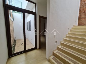 OPORTUNIDAD PREMIUM - CASA NUEVA A 3 MIN DE PLAYA EN NUEVO VALLARTA