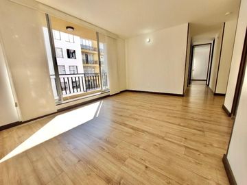 LINDO APARTAMENTO CON PARQUEADERO PROPIO CUBIERTO Y EXCELENTE UBICACION