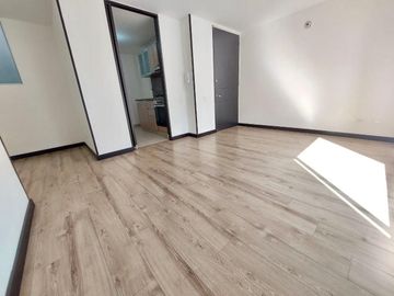 LINDO APARTAMENTO CON PARQUEADERO PROPIO CUBIERTO Y EXCELENTE UBICACION