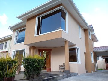 SE ARRIENDA HERMOSA CASA SECTOR SAN PEDRO DE TABOADA – VALLE DE LOS CHILLOS