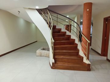SE ARRIENDA HERMOSA CASA SECTOR SAN PEDRO DE TABOADA – VALLE DE LOS CHILLOS