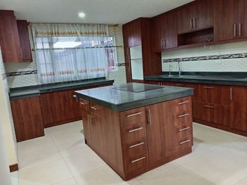 SE ARRIENDA HERMOSA CASA SECTOR SAN PEDRO DE TABOADA – VALLE DE LOS CHILLOS