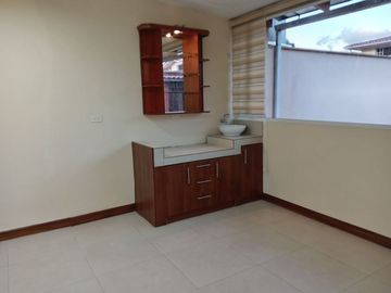 SE ARRIENDA HERMOSA CASA SECTOR SAN PEDRO DE TABOADA – VALLE DE LOS CHILLOS