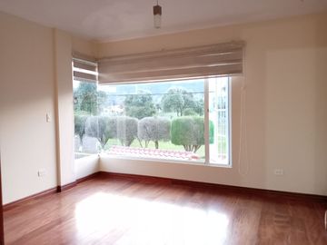 SE ARRIENDA HERMOSA CASA SECTOR SAN PEDRO DE TABOADA – VALLE DE LOS CHILLOS