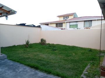 SE ARRIENDA HERMOSA CASA SECTOR SAN PEDRO DE TABOADA – VALLE DE LOS CHILLOS