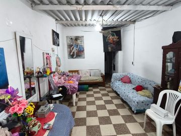 En venta  casa  en la Floresta 1 de oportunidad