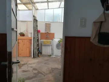 CASA AMERICANA CON LOTE - BIEN UBICADA