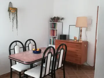 CASA AMERICANA CON LOTE - BIEN UBICADA